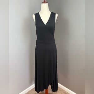 GAP wrap dress size small petite black v neck classic sexy timeless minimalist